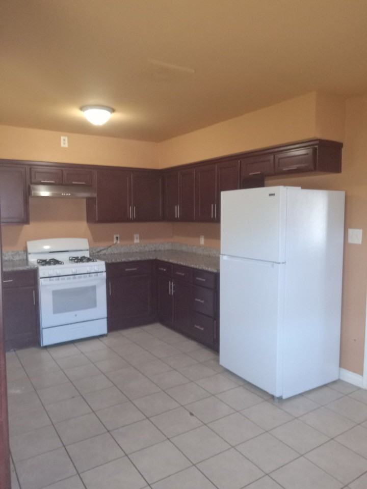 38766 Williams St - Photo 2 of 20