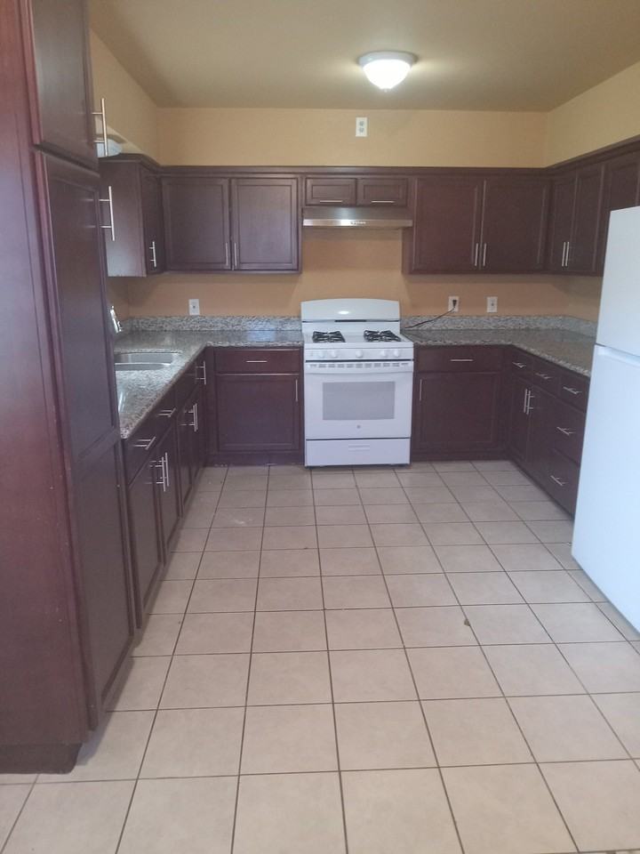 38766 Williams St - Photo 3 of 20
