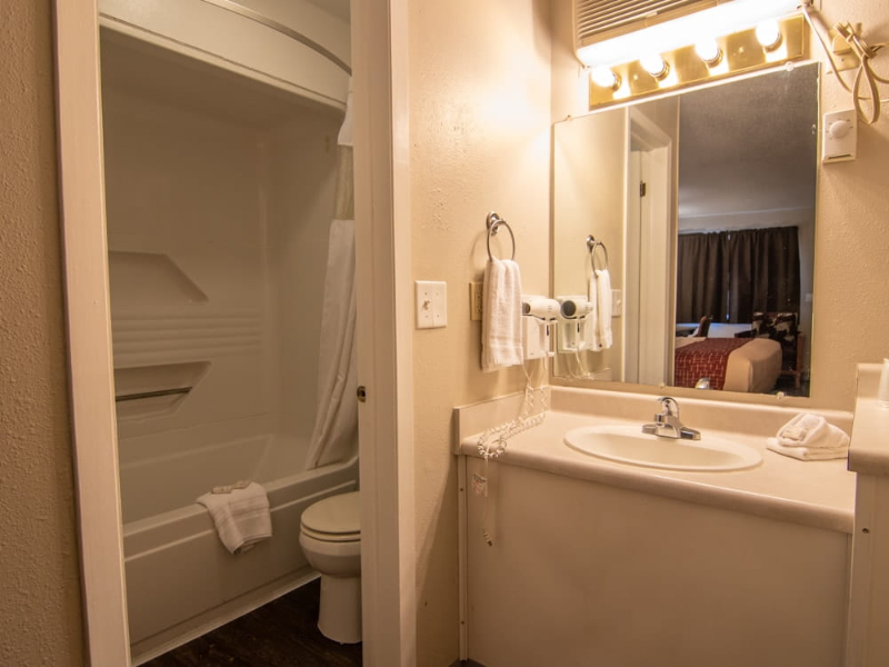 346 W Kansas St #202 - Photo 2 of 2