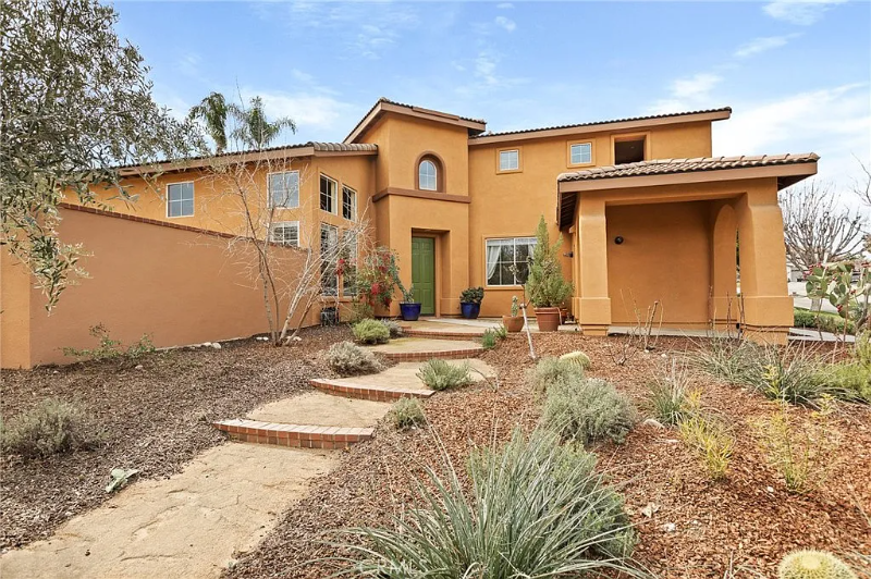 26555 Poppy Ct - Photo 3 of 14