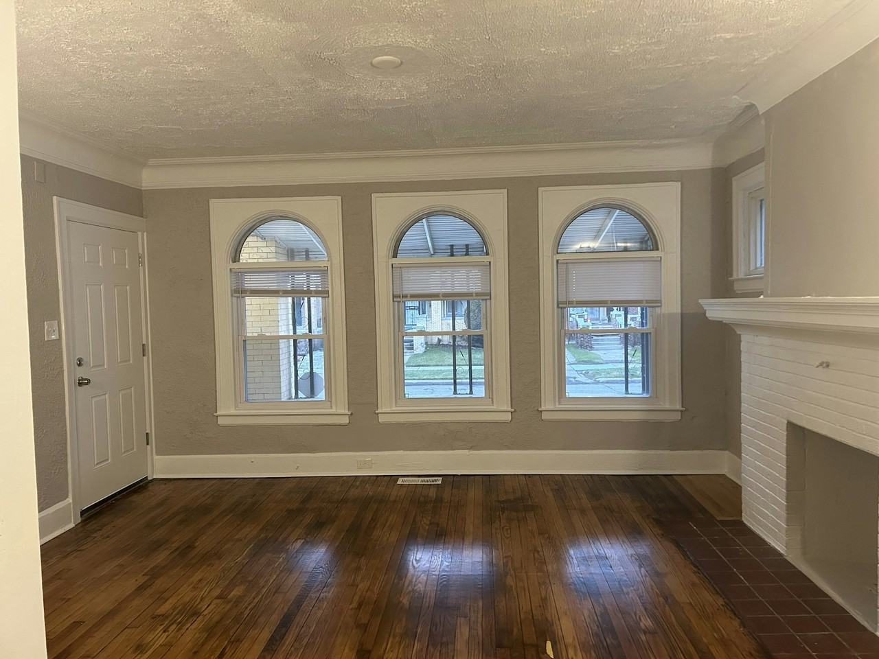 2067 Hazelwood Street - Photo 3 of 19