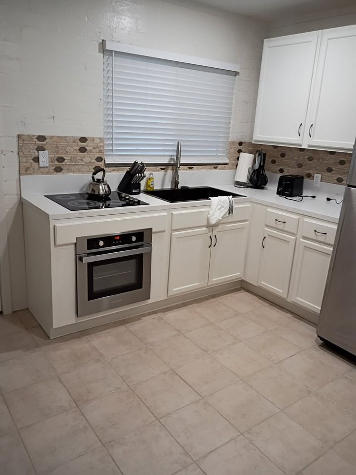 271 S Hay St #5 - Photo 2 of 7