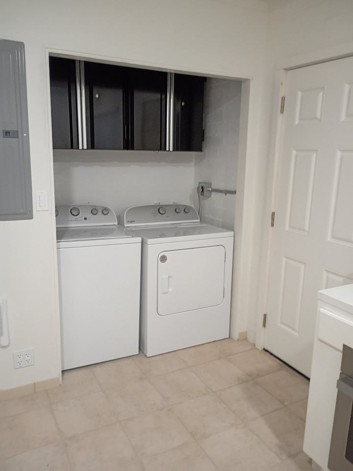 271 S Hay St #5 - Photo 3 of 7
