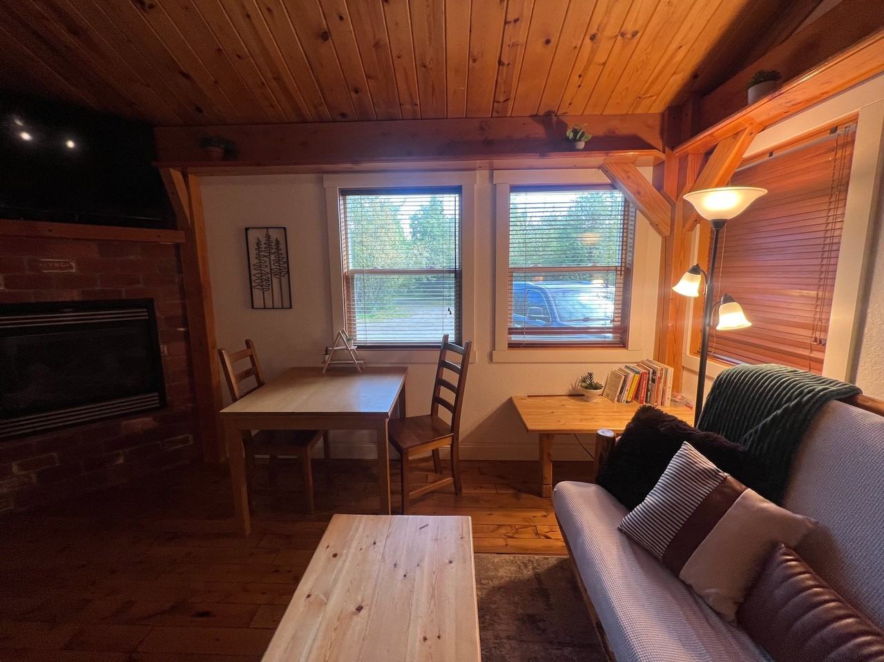 2330 N Cotswald Cir - Photo 5 of 17