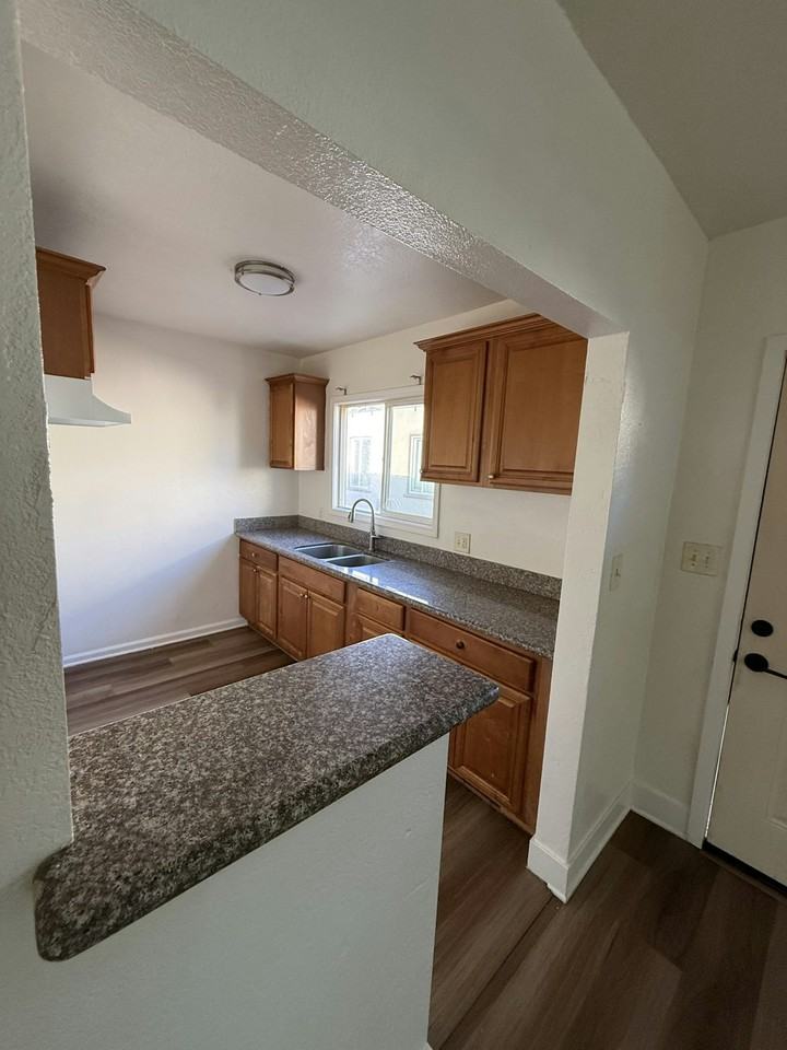 2751 East 14th Street, Unit 1 - Photo 5 of 12