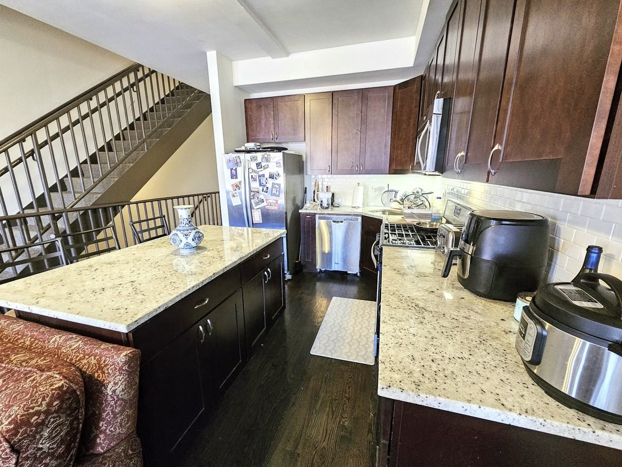 939 West Armitage Avenue, Unit B - Photo 3 of 20