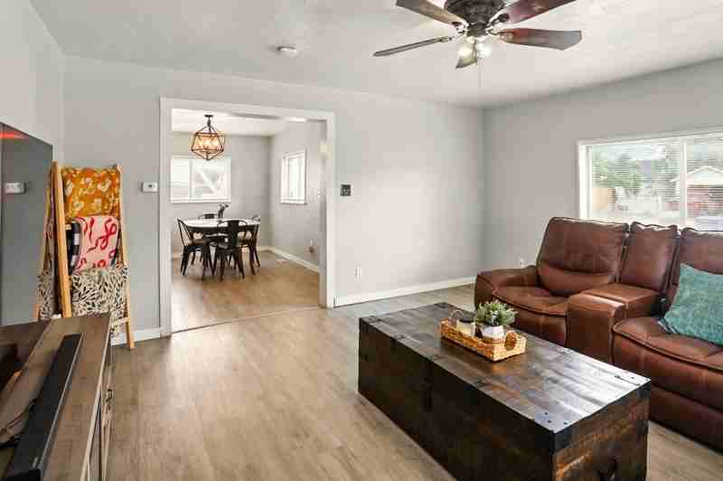 2411 D Ave - Photo 3 of 17