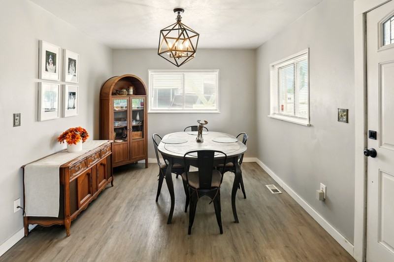 2411 D Ave - Photo 5 of 17