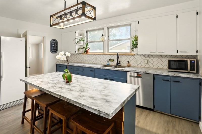 2411 D Ave - Photo 7 of 17