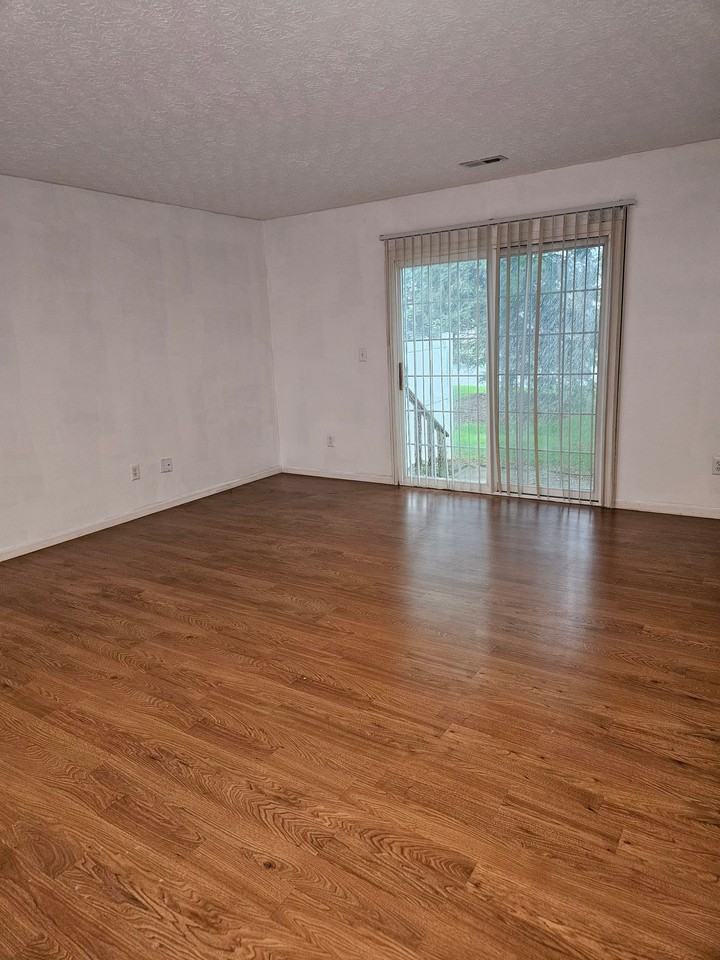 6737 Lagrange Dr - Photo 3 of 18