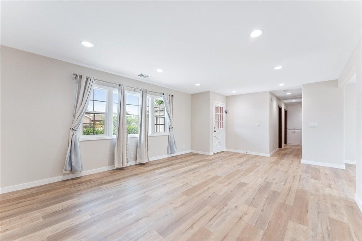16121 Fantasia Lane - Photo 5 of 32