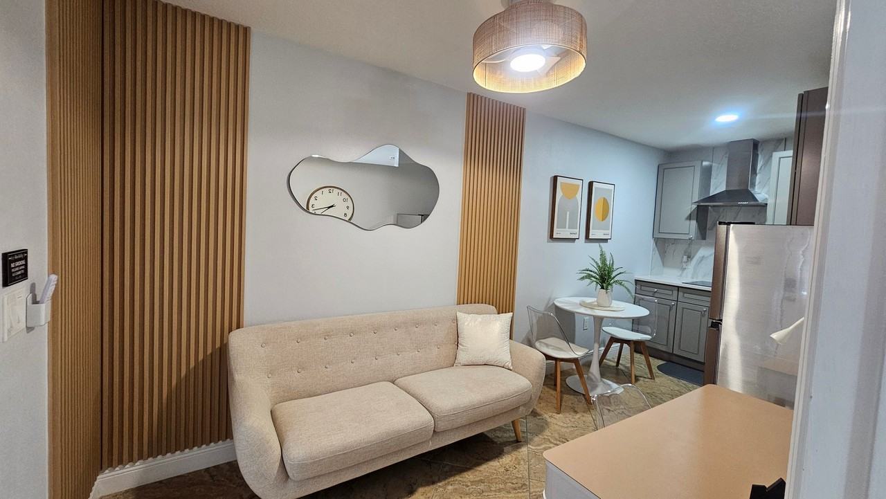 368 Buenaventura Blvd #2 - Photo 3 of 17