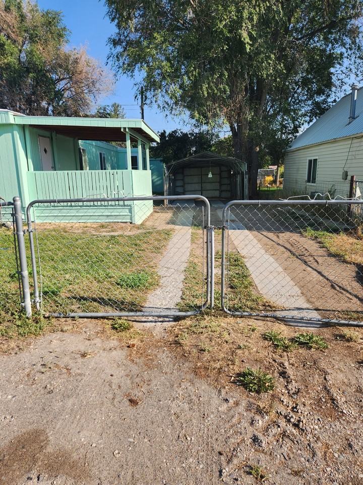 1480 Carson St - Photo 3 of 10