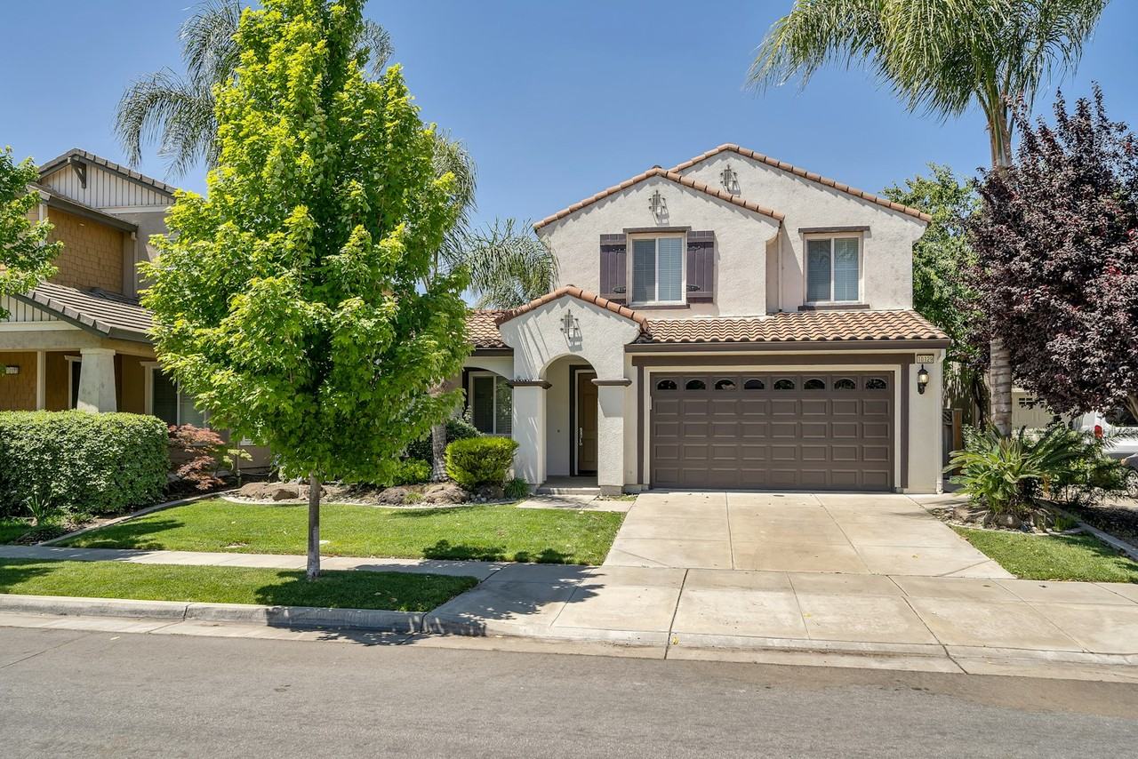 10129 Bay Harbor Drive - Photo 4 of 48