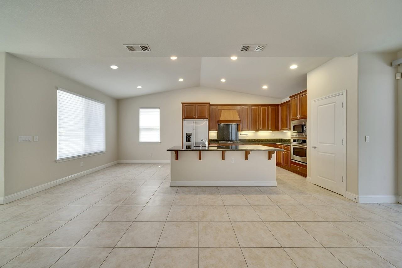 10129 Bay Harbor Drive - Photo 6 of 48