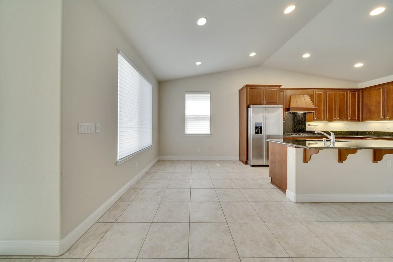 10129 Bay Harbor Drive - Photo 7 of 48