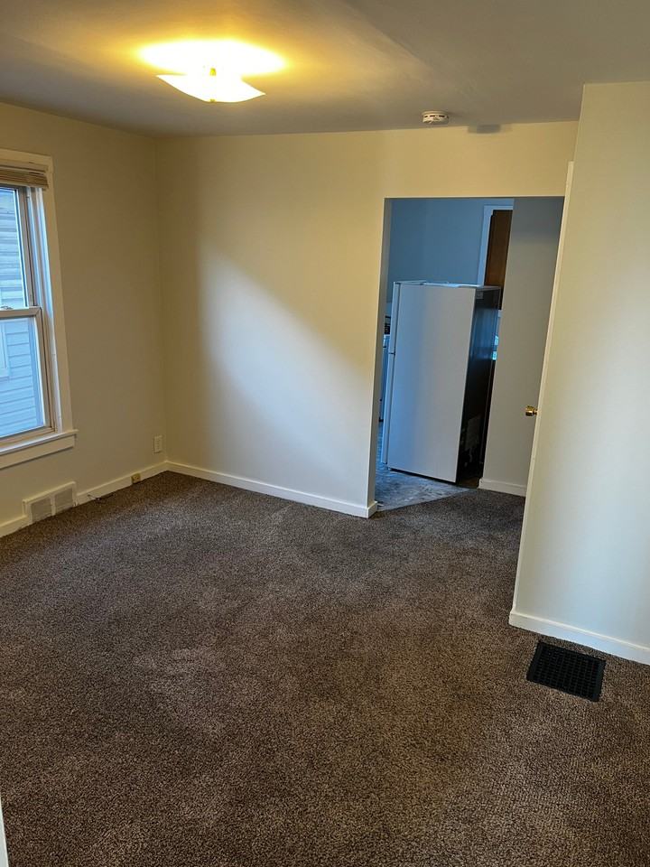 19 E James St - Photo 3 of 10