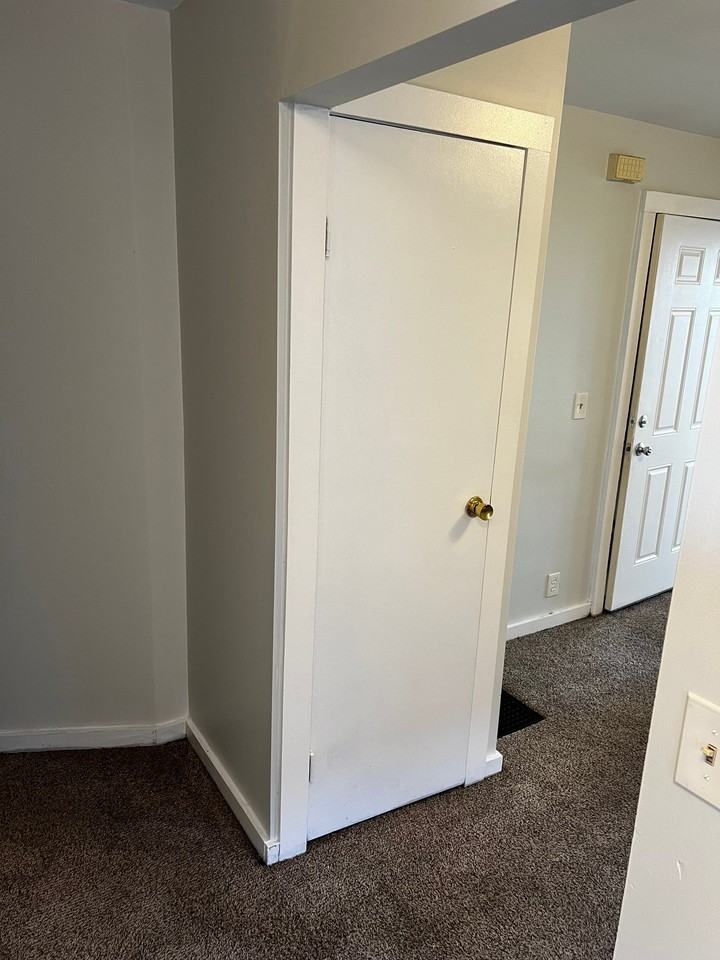 19 E James St - Photo 5 of 10