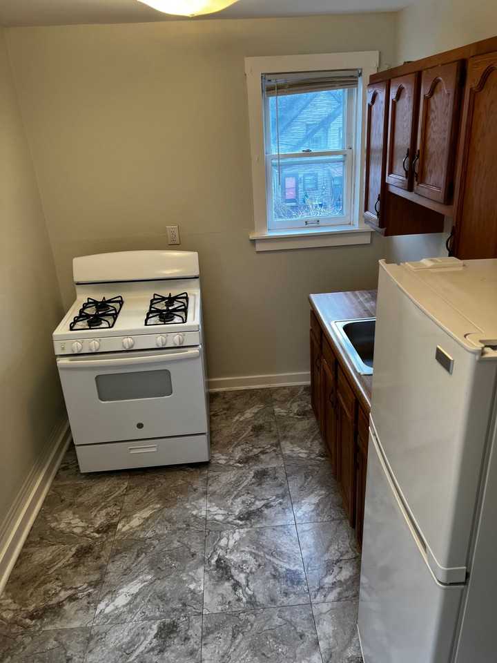 19 E James St - Photo 7 of 10