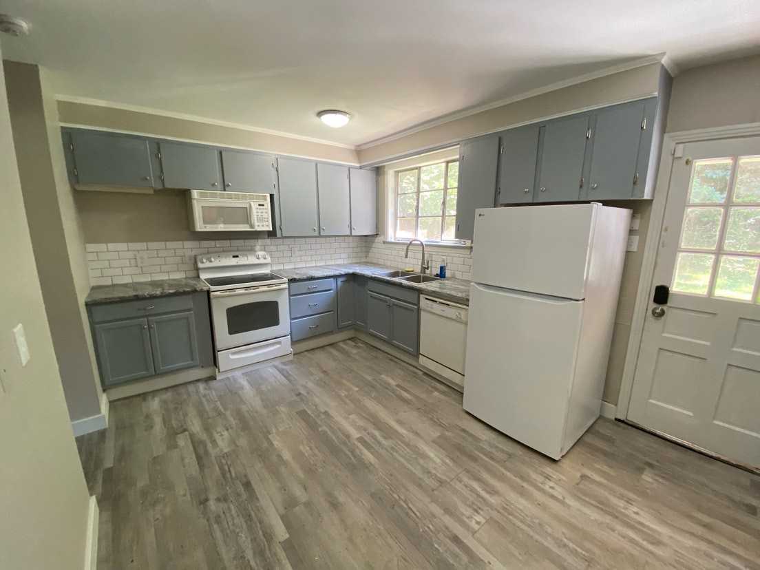 1455 Parkside Drive - Photo 2 of 7