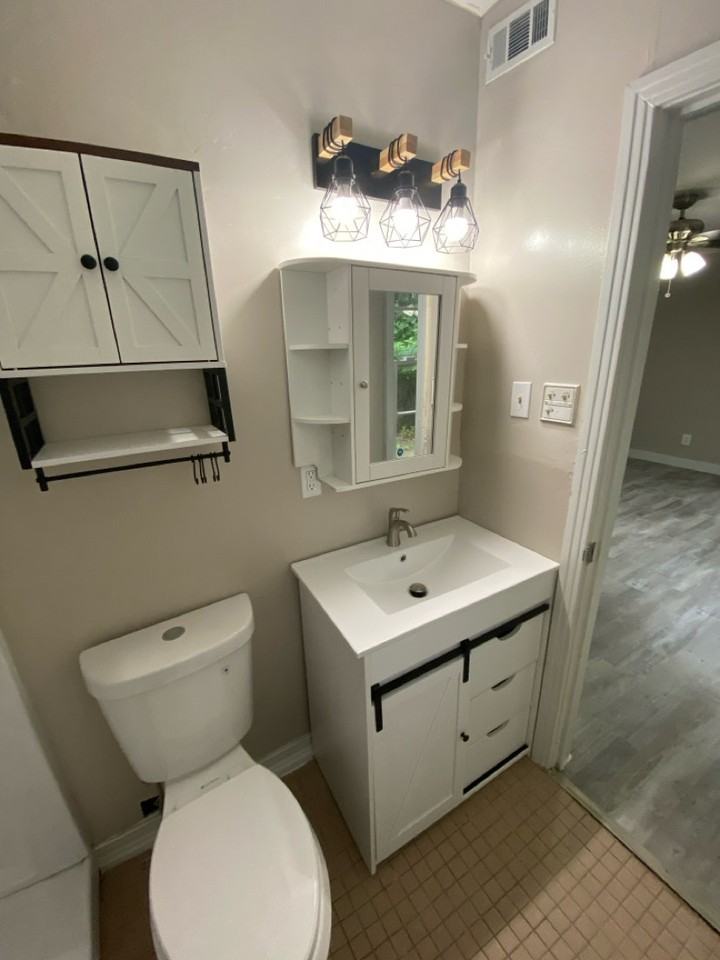 1455 Parkside Drive - Photo 4 of 7