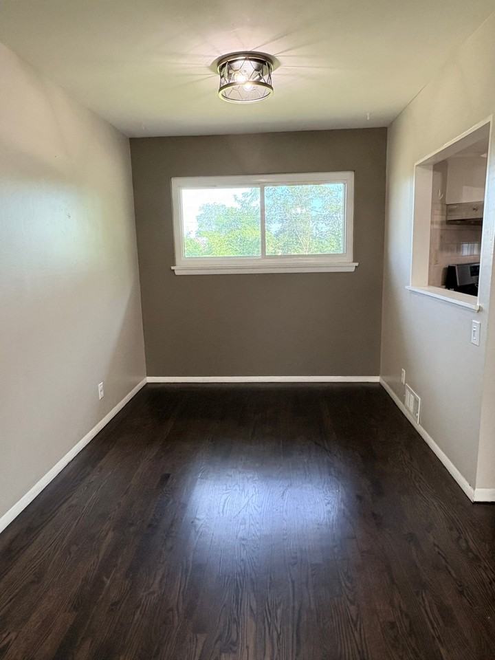 10415 Antrim Dr - Photo 3 of 18