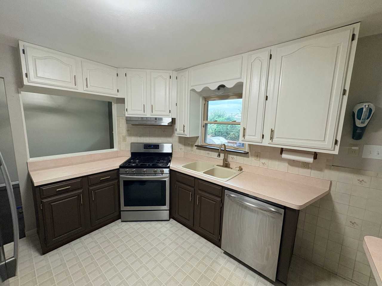 10415 Antrim Dr - Photo 4 of 18