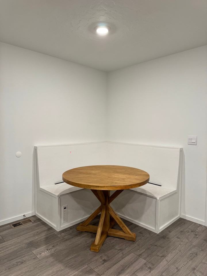 241 N Portside Ln - Photo 5 of 20