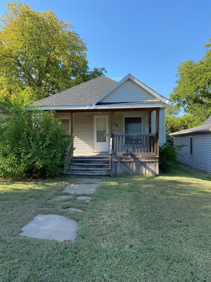 313 E Lincoln Ave - Photo 2 of 17