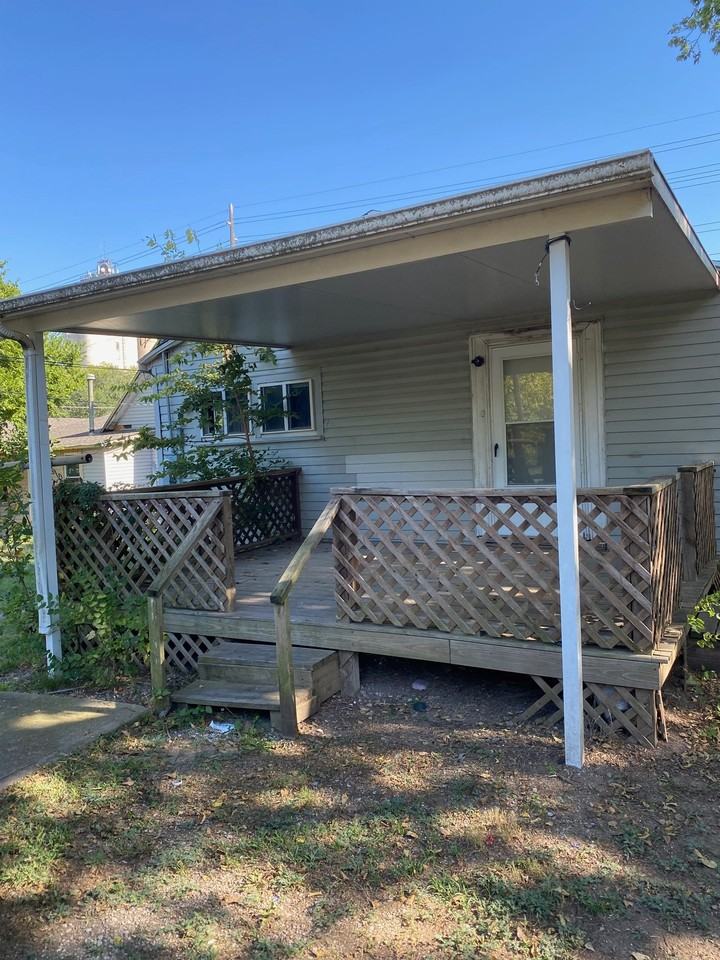 313 E Lincoln Ave - Photo 4 of 17