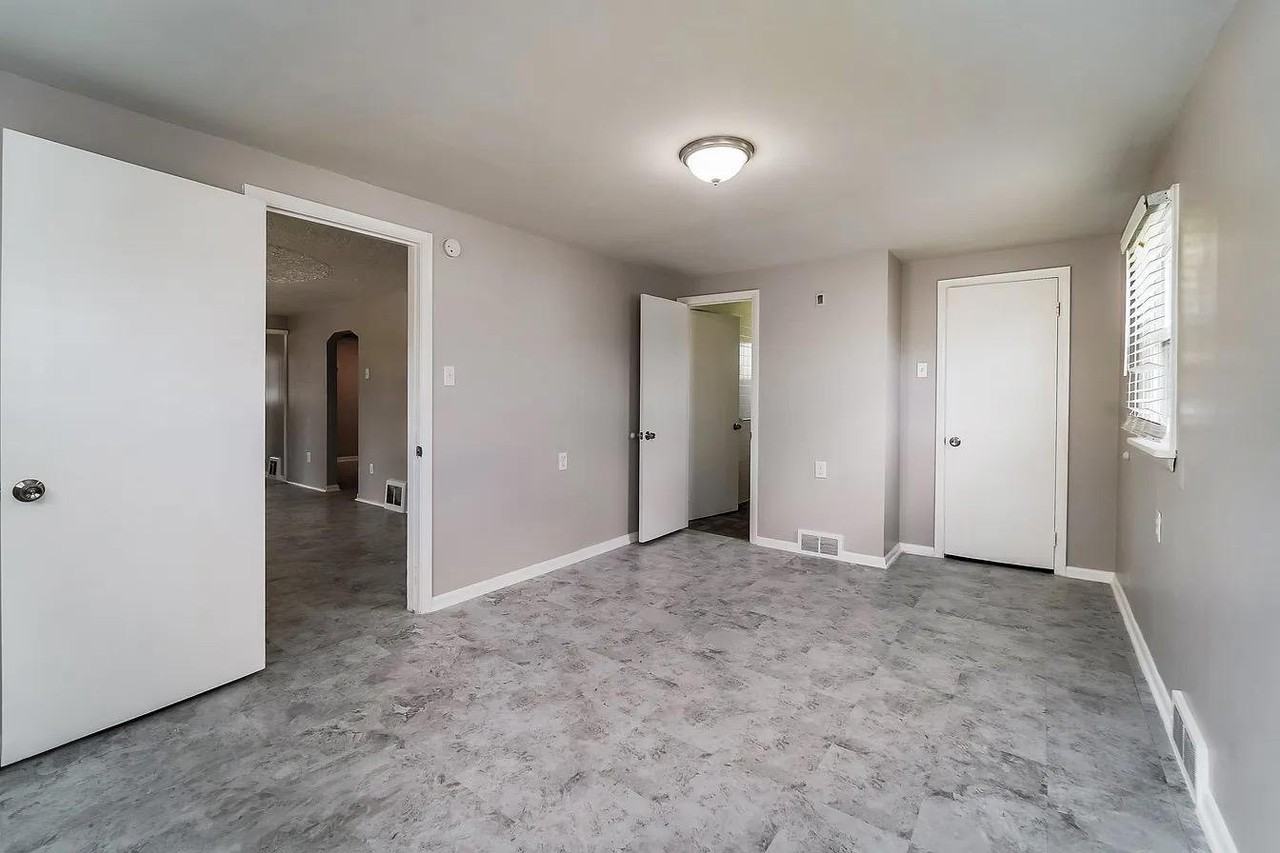 2211 Guffey Rd - Photo 2 of 7