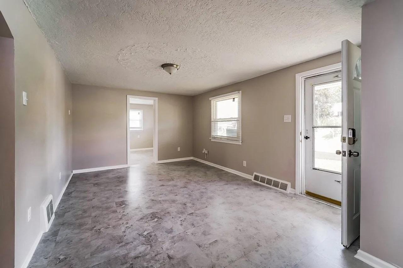 2211 Guffey Rd - Photo 3 of 7