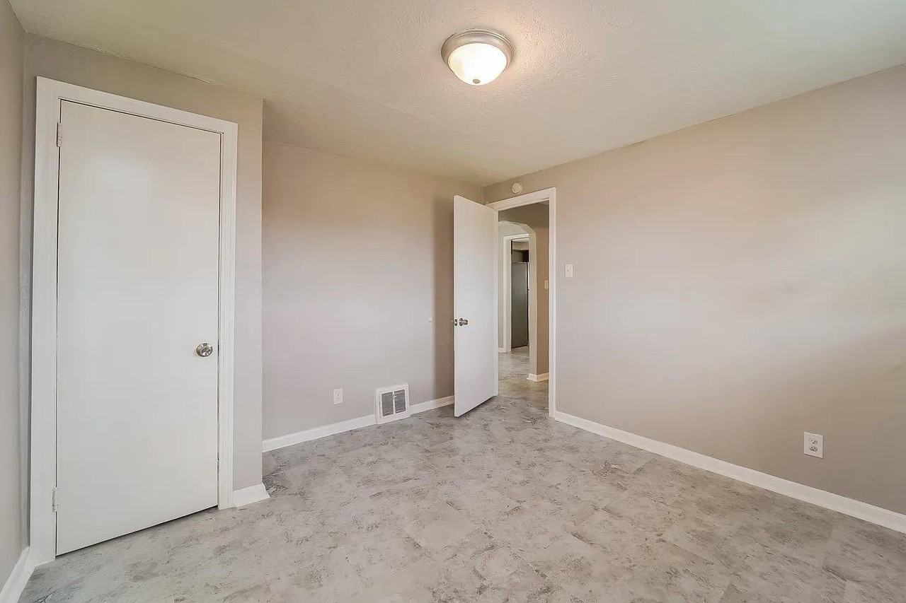 2211 Guffey Rd - Photo 5 of 7
