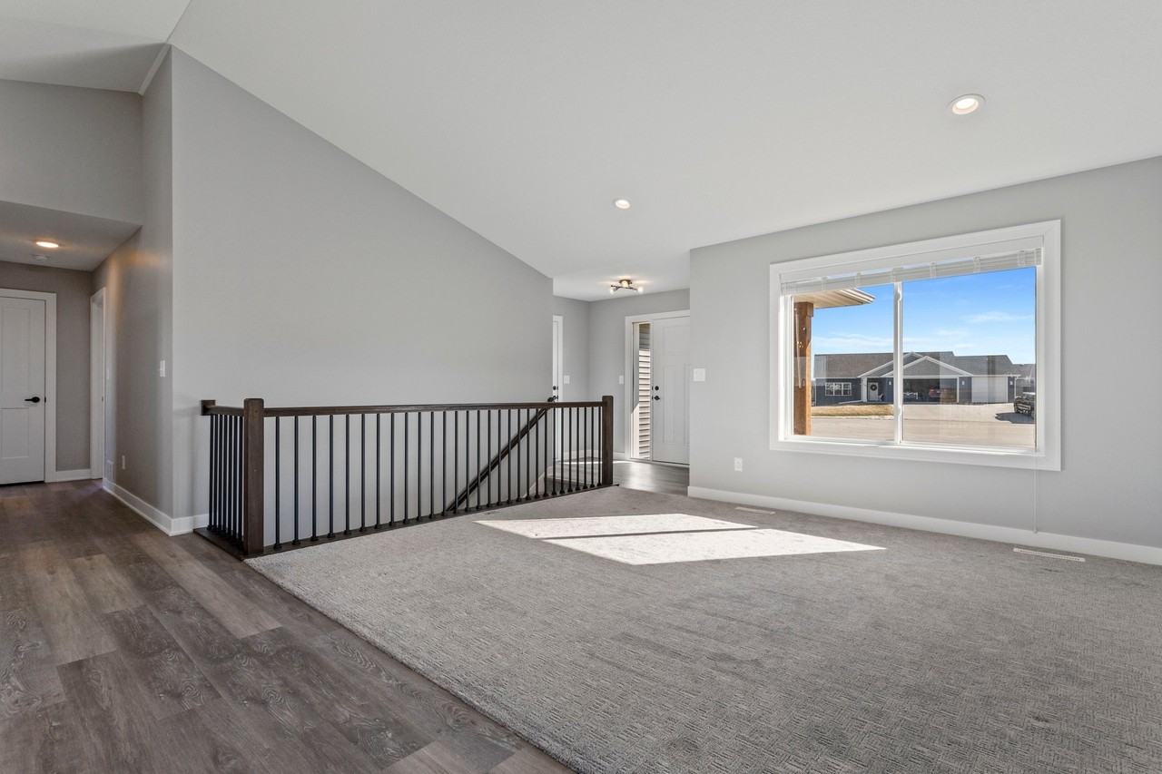 1147 Petersen Ct Nw - Photo 4 of 17