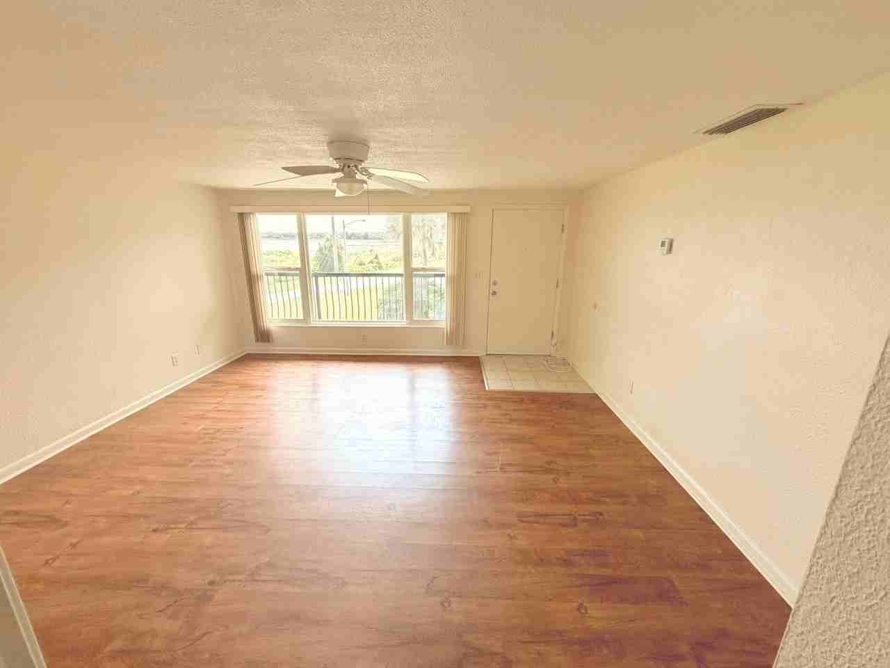 8915 Silver Lake Dr #11 - Photo 4 of 20