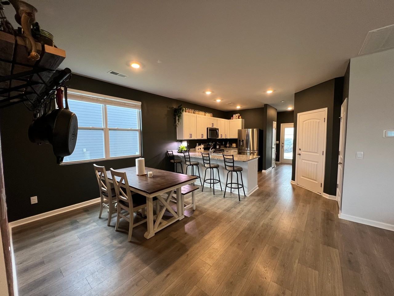 1510 Ashgrove Pl - Photo 4 of 19