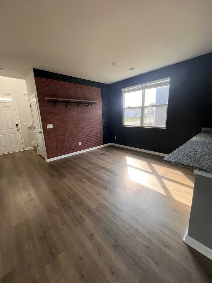 1510 Ashgrove Pl - Photo 7 of 19