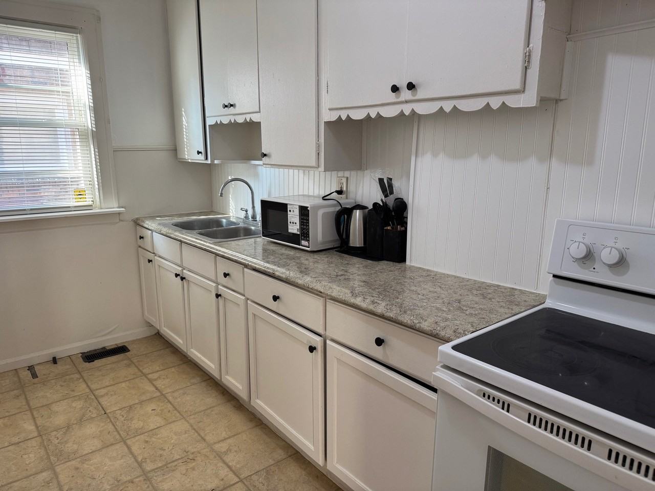 3625 Bedford St - Photo 2 of 19