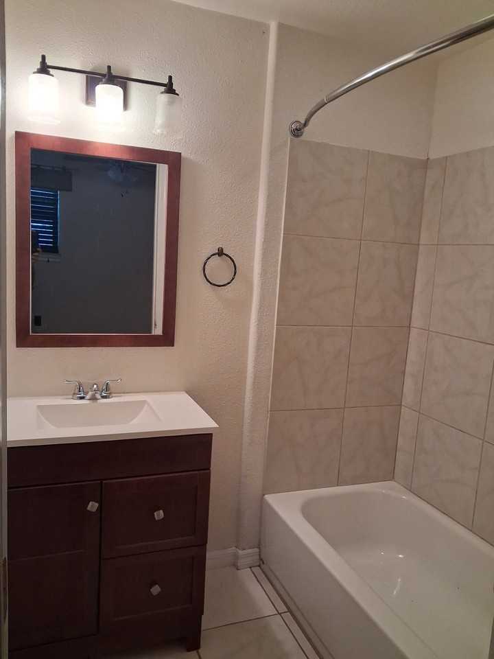 6447 17th Pl N - Photo 4 of 10