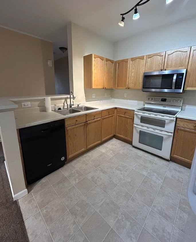 8465 S Holland Way #206 - Photo 6 of 19