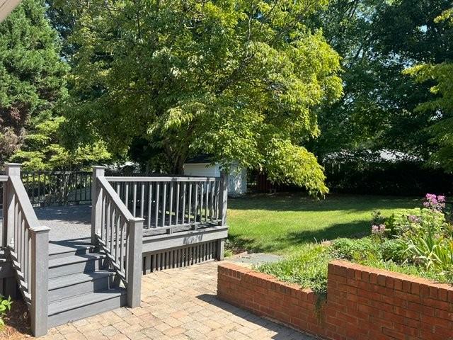 111 Ridgewood Dr - Photo 3 of 14