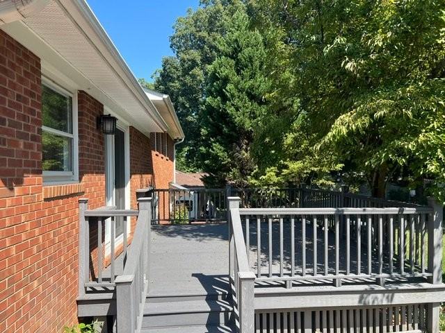111 Ridgewood Dr - Photo 4 of 14