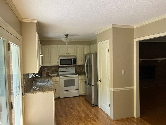 111 Ridgewood Dr - Photo 6 of 14