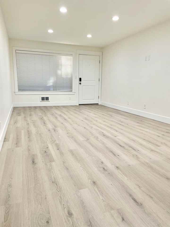 1430 Nw 59th St #101 - Photo 6 of 10