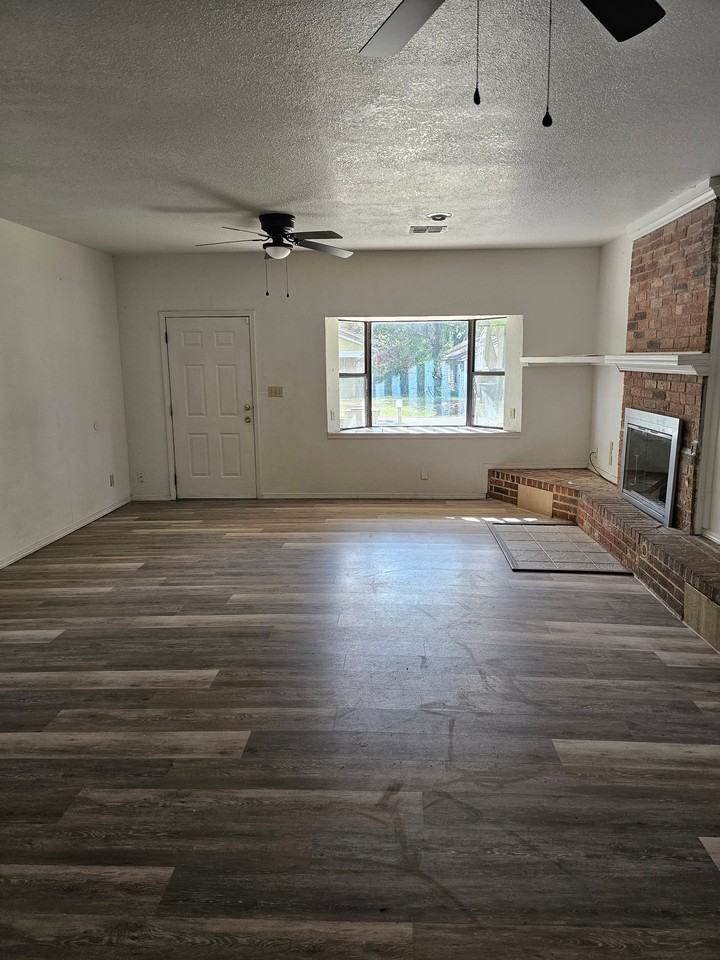 531 N Pottenger Ave - Photo 3 of 11