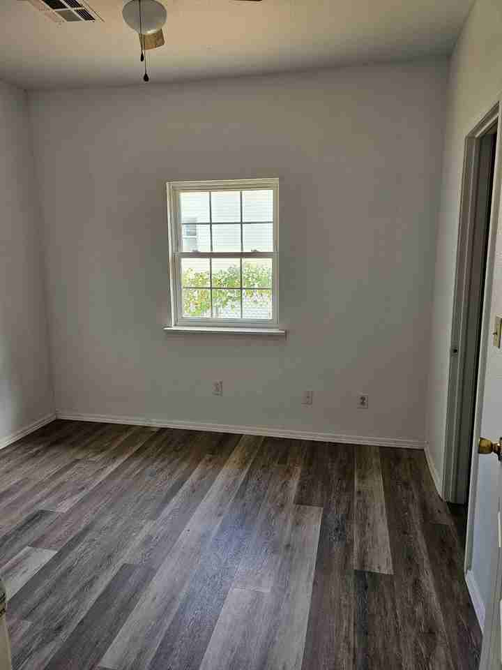 531 N Pottenger Ave - Photo 5 of 11