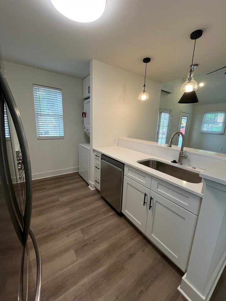 1320 Dodson St - Photo 6 of 16
