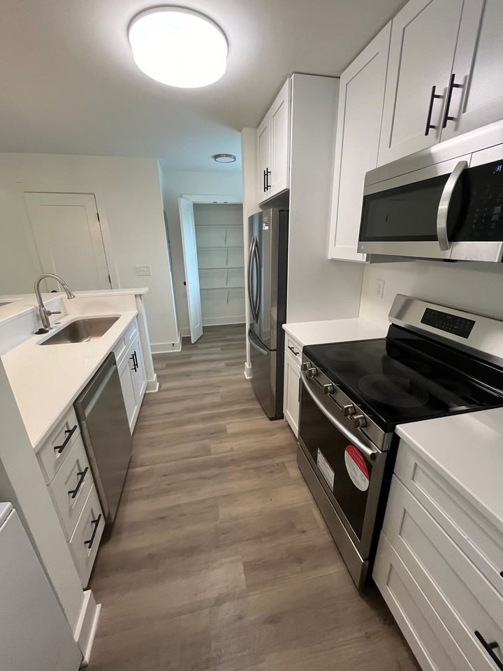 1320 Dodson St - Photo 7 of 16