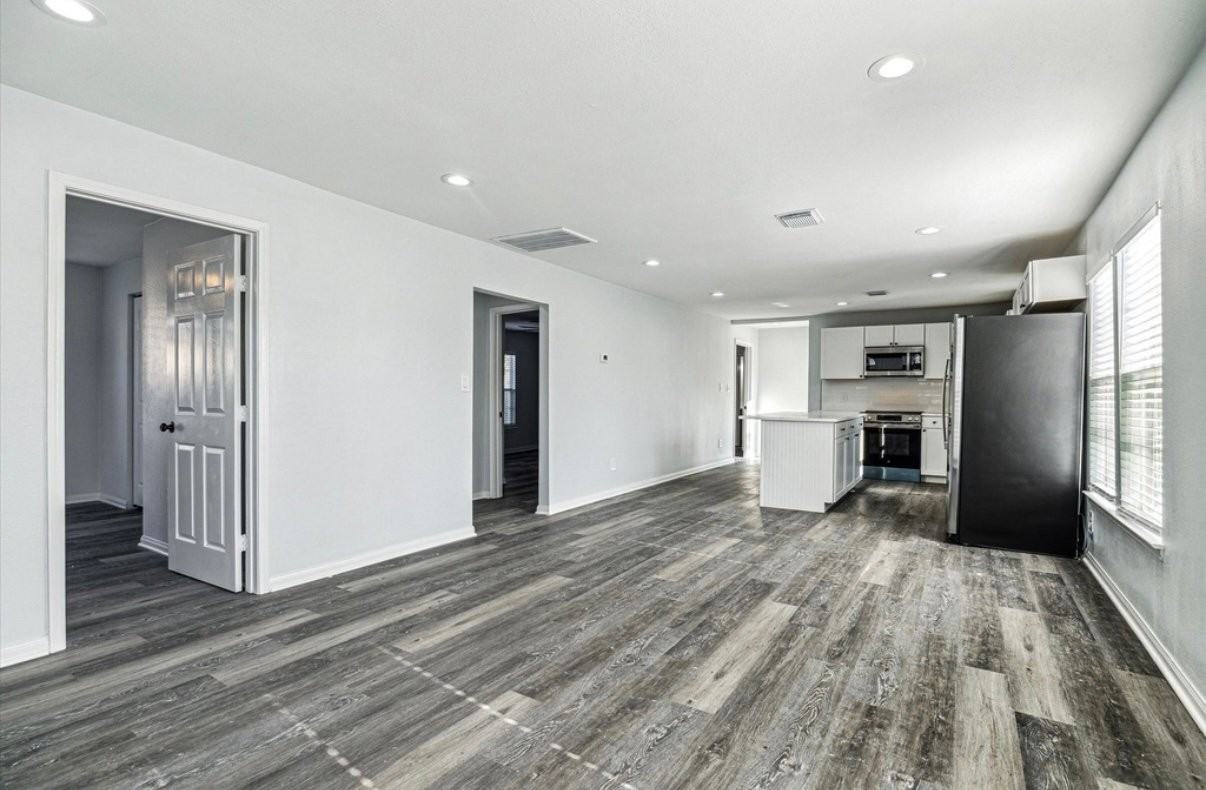 7846 Howton St - Photo 6 of 15
