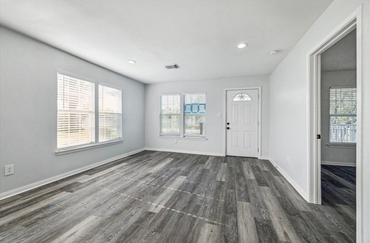 7846 Howton St - Photo 7 of 15